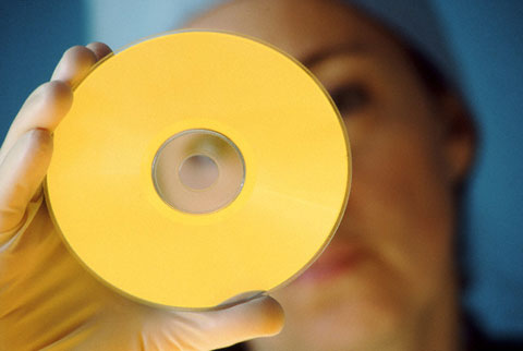 Đĩa DVD làm từ vàng có thể chứa 2.000 bộ phim