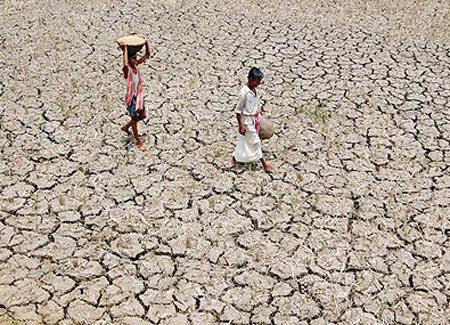 Ấn Độ làm mưa nhân tạo đối phó hạn hán