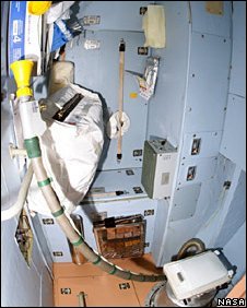 Nhà vệ sinh của trạm vũ trụ quốc tế bị hỏng
