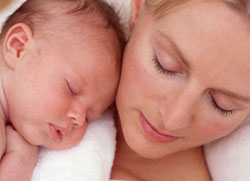 Ngủ đủ - cách giúp bà mẹ giảm cân sau sinh
