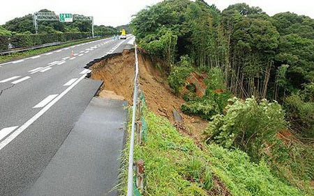 Nhật Bản lại hứng động đất mạnh