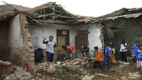 Thương vong, thiệt hại vì động đất ở Indonesia tăng mạnh