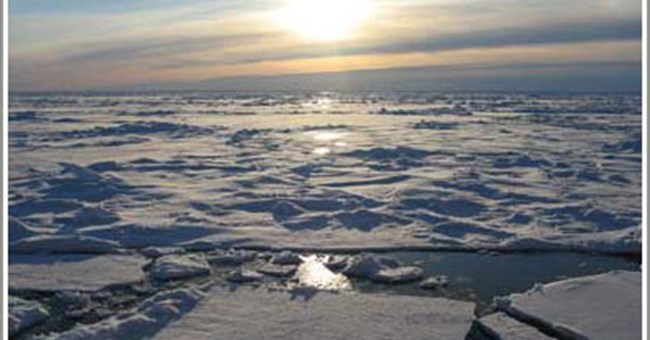 Tìm thấy núi ở Bắc Cực