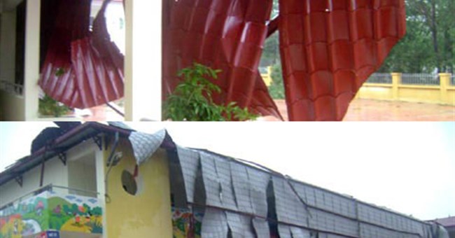 Bão đạt cường độ cực đại, đang đánh thẳng vào miền 