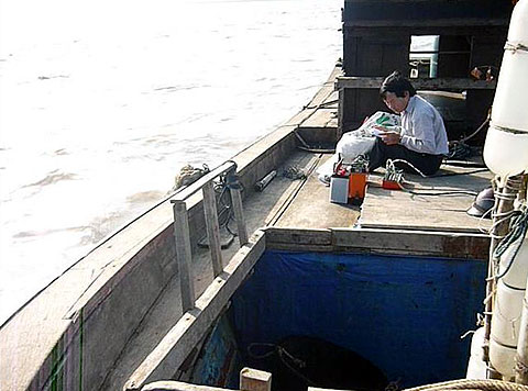 'Đào mỏ' nước ngọt trong lòng biển
