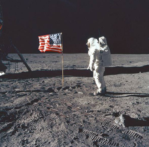 Mỹ hủy kế hoạch đưa người trở lại Mặt Trăng
