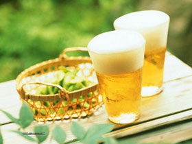 Uống bia giúp xương chắc hơn và bớt rạn gãy