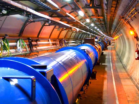 Thí nghiệm đầu tiên với máy gia tốc hạt lớn LHC