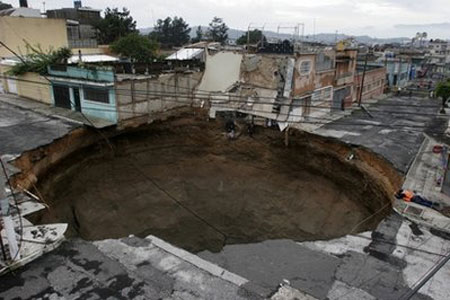 'Hố địa ngục' tại Guatemala vẫn là bí ẩn 