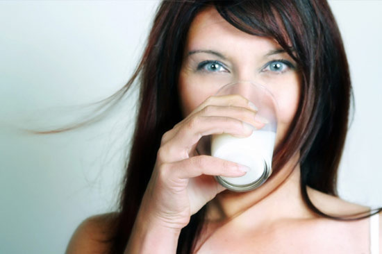 Uống sữa hợp lý giúp kiểm soát trọng lượng cơ thể