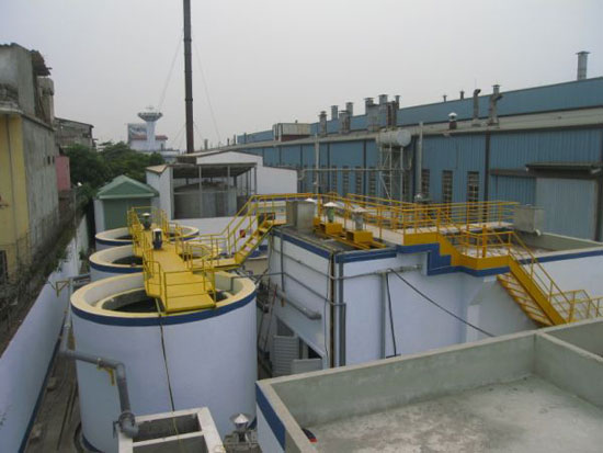 Nước thải trong xanh nhờ chế phẩm vi sinh vật