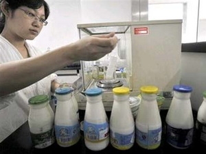 Máy cộng hưởng từ kiểm tra tạp chất trong sữa 