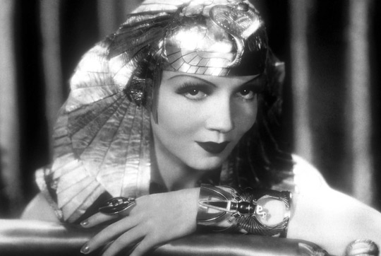 Cleopatra không phải là nữ vua đầu tiên trong triều đại của bà  