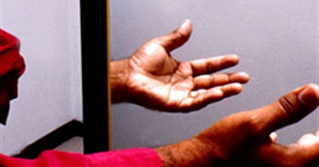 Sự thật về những “cánh tay ma”