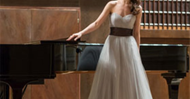 Thần dược biến người thường thành ca sĩ