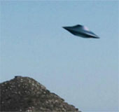 Đức: Hủy chuyến bay vì UFO