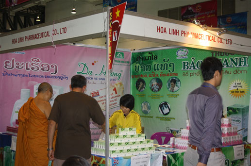 Thuốc ho Bảo Thanh - vững bước trên thị trường nước bạn Lào