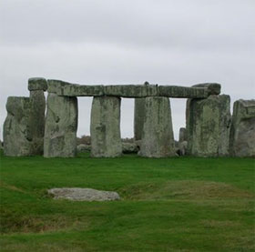 Tìm ra nguồn gốc của những khối đá xanh ở Stonehenge?