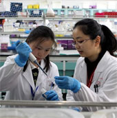 Hong Kong điều chế vắc xin đột phá chống cúm H7N9