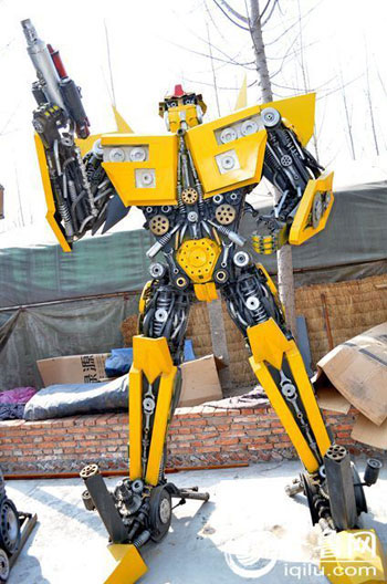 Chế tạo robot từ phế liệu