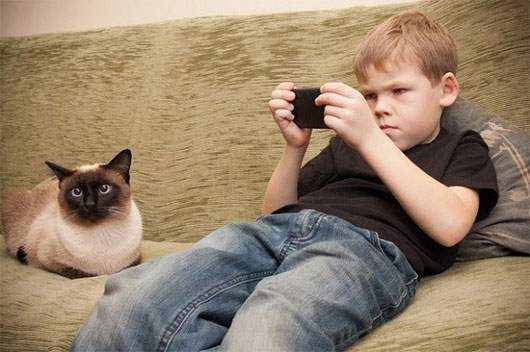 Giải mã phản ứng tiêu cực của 