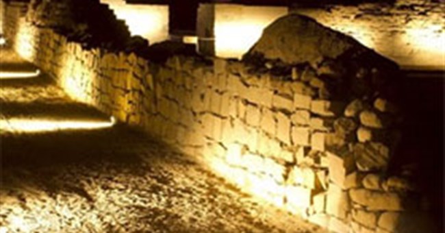 Phát hiện tranh tường cổ tại di tích Pachacamac ở Peru