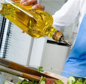Lý giải nguyên nhân dầu olive có thể giúp hạ huyết áp