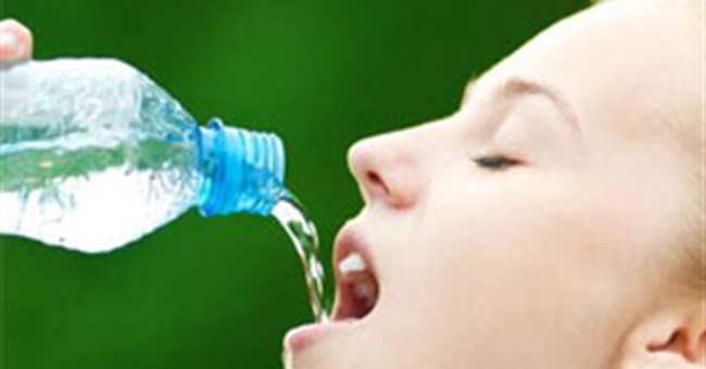 Những thói quen uống nước cần nhớ