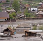 Nga sơ tán hàng chục nghìn người vì mưa lũ
