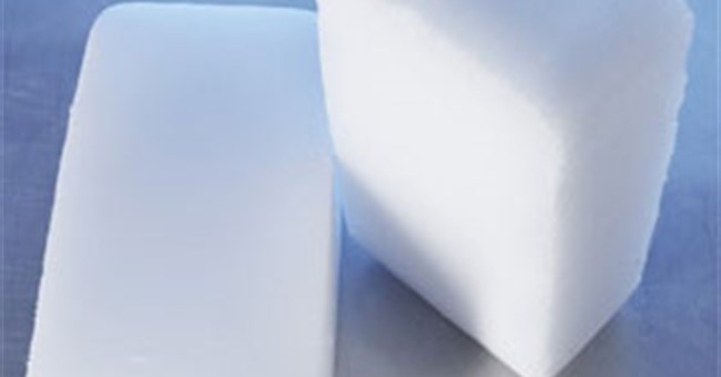 Giải mã công nghệ làm đá nửa ngày không tan