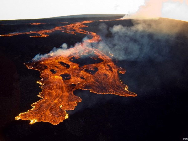 Núi lửa lớn nhất thế giới ở Hawaii có dấu hiệu 
