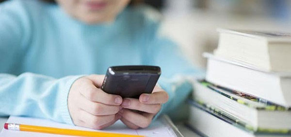 Càng dùng smartphone nhiều học càng kém