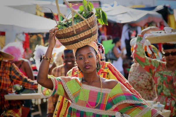 Mỗi năm Martinique lại đón hàng vạn khách du lịch đến đây 