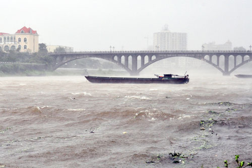 Bão Rammasun đã sang Trung Quốc