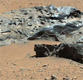 Tò Mò tìm thấy mẫu thiên thạch trên sao Hỏa