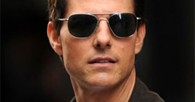 Tại sao đeo kính râm khiến mọi người trông hấp dẫn hơn?