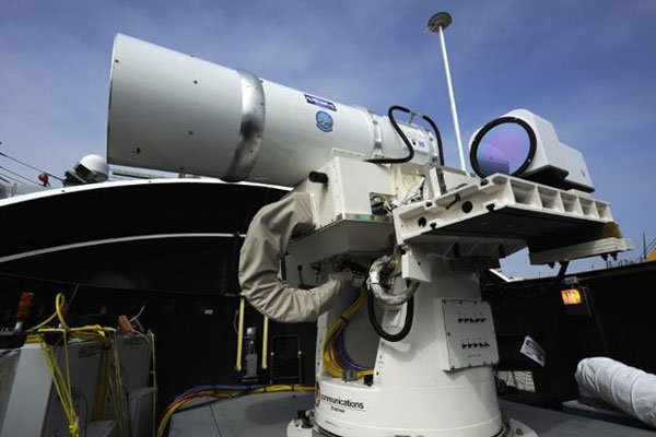 Laser chặn tên lửa - Giải pháp bảo vệ máy bay trên không