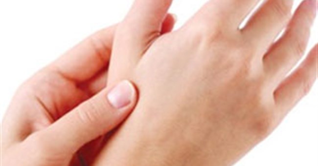 Cách giúp bạn khỏi tình trạng tê tay đáng ghét