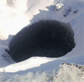 Miệng hố bí ẩn thứ ba ở Siberia