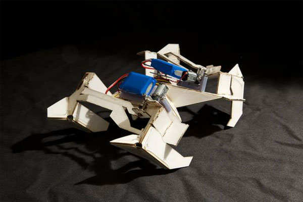 Cận cảnh robot tự biến hình đầu tiên trong đời thực