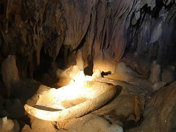 Bên trong hang tế thần của người Maya