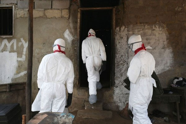 Chùm ảnh minh chứng sự khó khăn trong việc kiểm soát virus Ebola