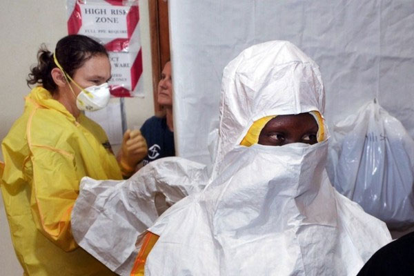 Chùm ảnh minh chứng sự khó khăn trong việc kiểm soát virus Ebola