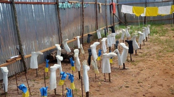 Chùm ảnh minh chứng sự khó khăn trong việc kiểm soát virus Ebola