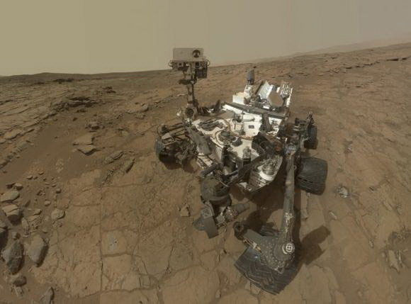 Robot Curiosity đã di chuyển đến chân núi Sharp