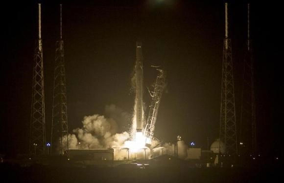 Phóng thành công tàu chở hàng Dragon lên ISS