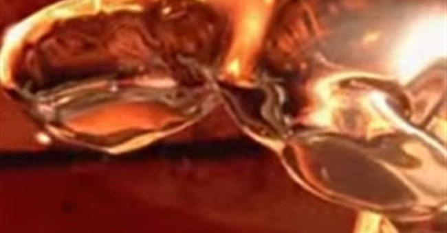 Các nhà khoa học phát triển thành công kim loại lỏng biến hình