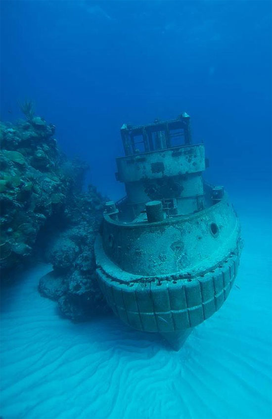 Chiêm ngưỡng nghĩa địa tàu đắm ở tam giác quỷ Bermuda
