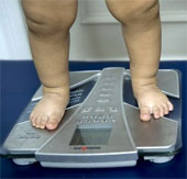 Trẻ dưới 2 tuổi dùng nhiều kháng sinh dễ bị béo phì