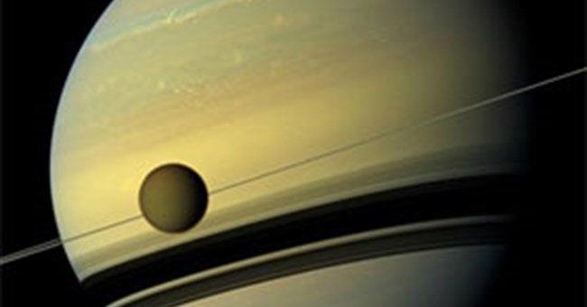Mùa đông xuất hiện trên mặt trăng Titan của sao Thổ